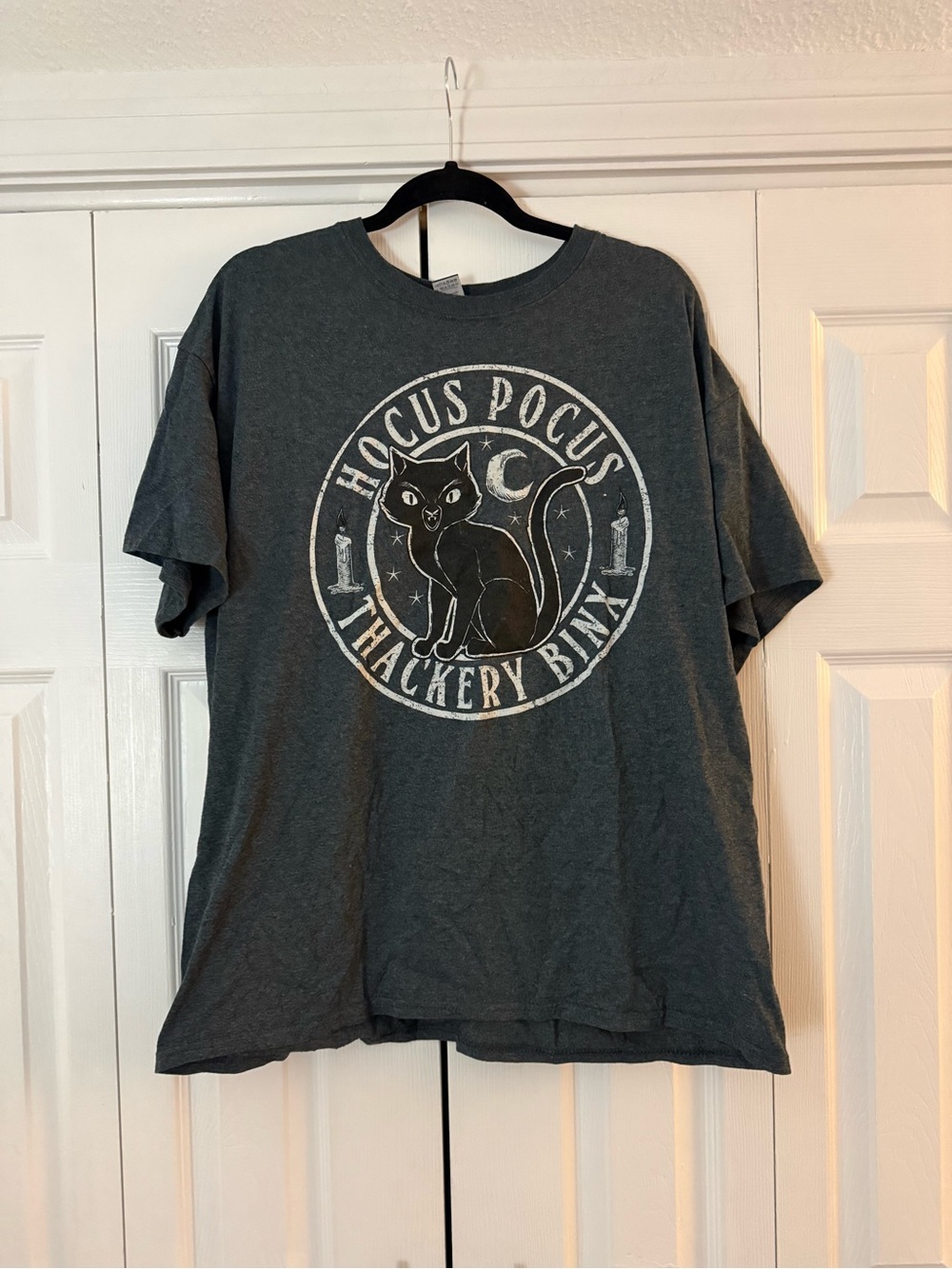 Hocus Pocus Thackery Binx Graphic Cat T-Shirt - Charcoal